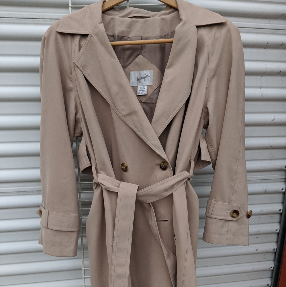 Jacqueline Ferrari Trench coat